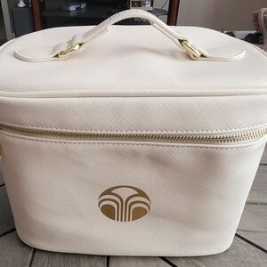 New- Nu Skin travel makeup bag